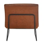 Achteraanzicht van de Fauteuil James stoel in cognac microleder met een slank zwart metalen frame dat de zitting en rugleuning ondersteunt.