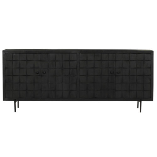 De Dressoir Brandy Black 220 cm heeft vier deuren met vierkant patroon, slanke zwarte handgrepen en slanke metalen poten voor een moderne uitstraling.