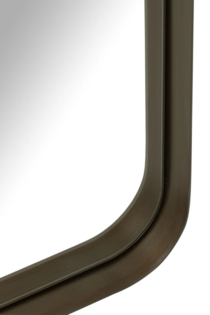 Close-up van de rechterbenedenhoek van de Mirror Markus Metal/Glass Black L, met een gladde, ronde rand op het zwarte metalen frame en een reflecterend glazen oppervlak.