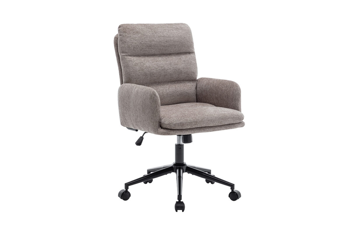 De Bureaustoel 'Aimé' Stof Fabb Raven 30 Zand is een moderne, beklede bureaustoel met lichtbruine stof, zwarte armleuningen, een zwart metalen onderstel met vijf wielen en een in hoogte verstelbare hendel voor comfort.