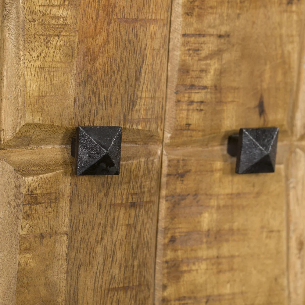 Een enkele REALITY Tafellamp PINGPONG, een effen witte lamp die lijkt op een pingpongbal, op een witte achtergrond.