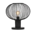 De TRIO Tafellamp Gila heeft een moderne ronde kooi van zwart metaaldraad rond een verlichte lamp, gemonteerd op een stevige ronde zwarte voet.