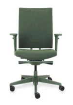 De Workliving Zuidas Comfort Special Edition Groen is een ergonomische bureaustoel (N)EN 1335, met een hoge rugleuning, armleuningen en een onderstel met vijf wielen, afgebeeld tegen een witte achtergrond.