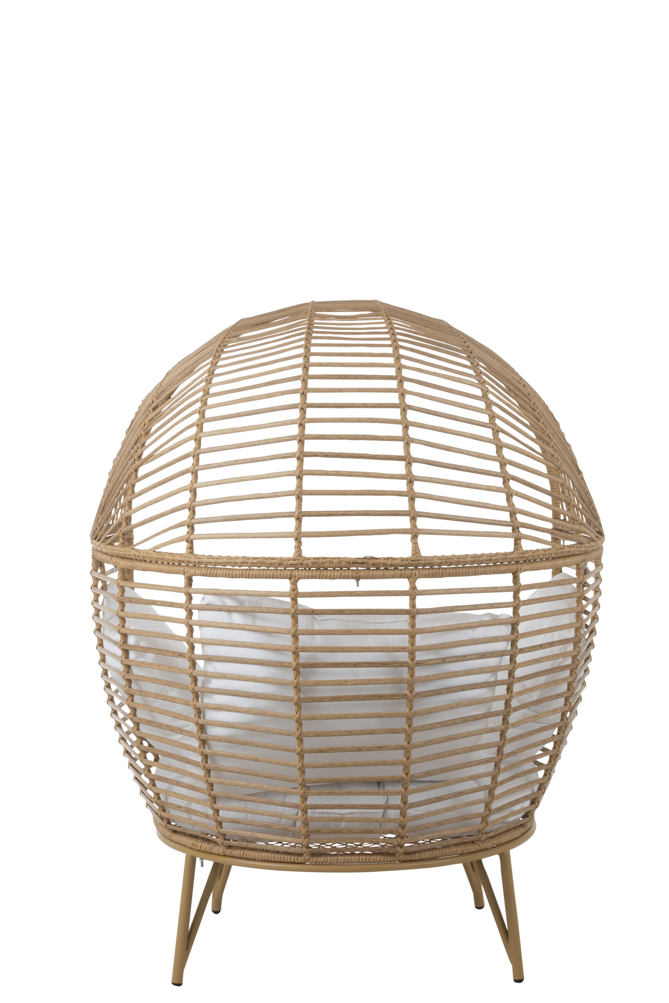 De Lounge Stoel Ovaal Natuurlijk Staal heeft een rond, koepelvormig rotan ontwerp op vier stalen poten met een open, geweven patroon voor een luchtige uitstraling en een witte binnenbasis.