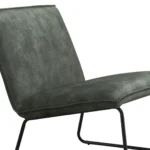 De Fauteuil James - Velvet Groen heeft een donkergroene fluwelen zitting en rugleuning, ondersteund door slanke zwarte metalen poten, vanaf de zijkant tegen een witte achtergrond.