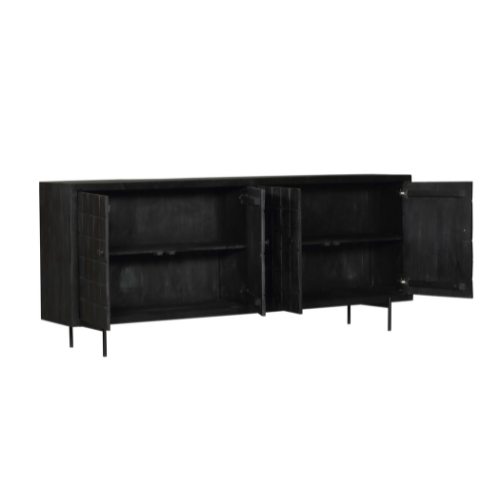 De Dressoir Brandy Black 220 cm is een modern dressoir met vier open deuren die legplanken aan de binnenkant onthullen. Het staat op slanke poten en heeft een minimalistisch, rechthoekig zwart ontwerp.