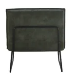 De Fauteuil James - Velvet Groen is een met groen fluweel beklede stoel met een rechthoekige rugleuning en slanke zwart metalen poten en frame, gezien vanaf de achterkant.