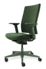 De Workliving Zuidas Comfort Special Edition Groen is een ergonomische bureaustoel (N)EN 1335 zonder lendensteun, met verstelbare armleuningen, zit- en rugkussens en een onderstel met vijf wielen, tegen een witte achtergrond.