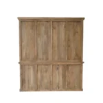 De Nashville Vitrinekast | 200 cm is een houten paneel met verticale en horizontale planken in een rechthoekig frame, afgewerkt in natuurlijk hout, geïsoleerd afgebeeld op een witte achtergrond.