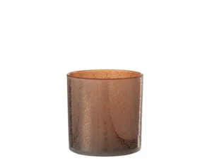 De Kaarsenhouder Orkaan Arc Glas Oranje Groot is een bronskleurige glazen kandelaar met een art deco geïnspireerd repeterend waaierpatroon tegen een effen witte achtergrond.