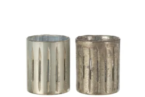 Theelichthouder Streep Glas Blauw Set 2: twee blauwe glazen kandelaars met verticale groeven en een reflecterende afwerking, naast elkaar weergegeven op een witte achtergrond.