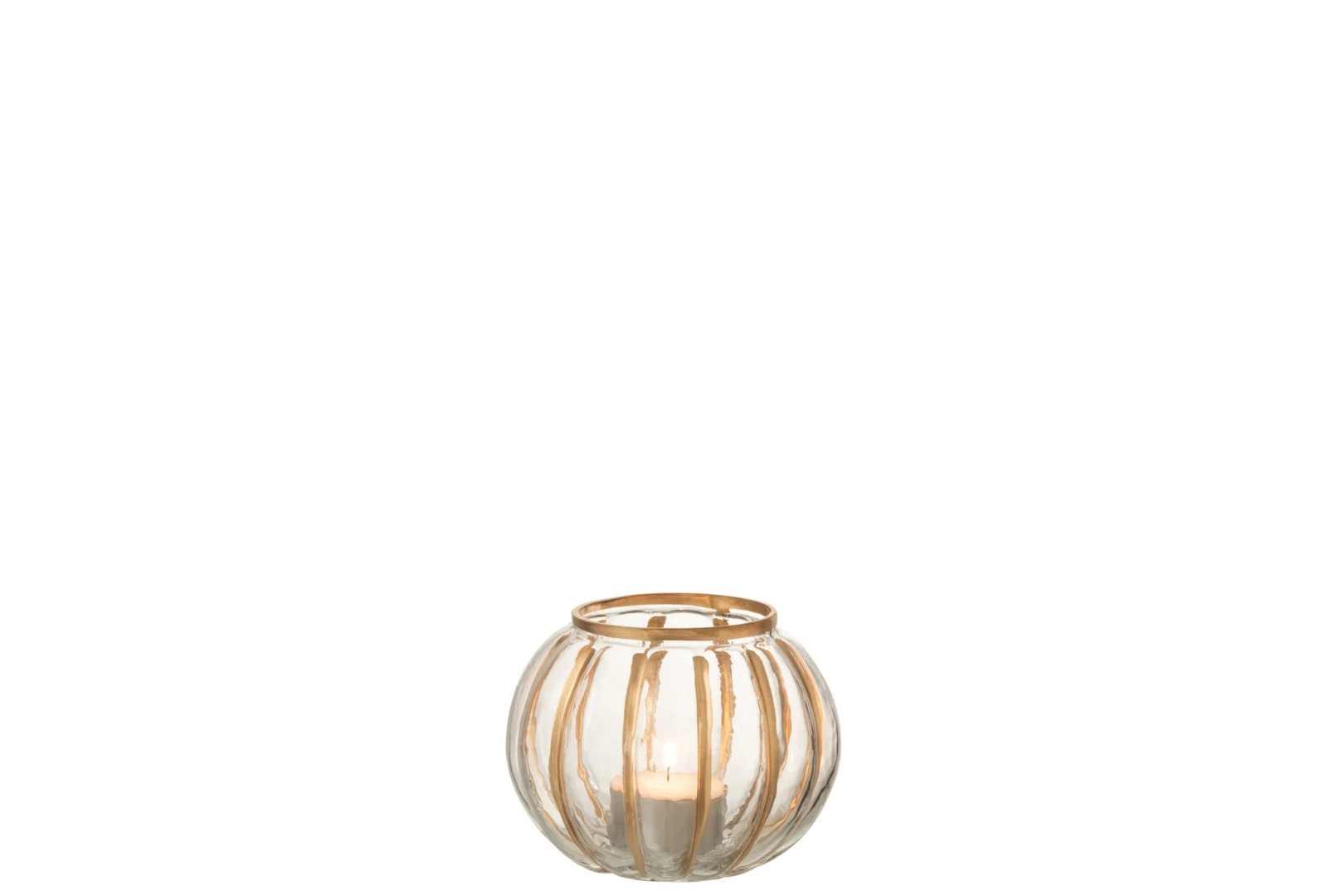 De Kaarsenhouder Orkaan Bal Streep Glas Goud Klein is een kleine, ronde glazen kandelaar met verticale ribbels, een subtiele amberkleurige tint en een brandende kaars erin, afgebeeld tegen een effen witte achtergrond.