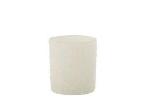 Een klein, wit Theelichthouder Sneeuwglas met een ruw, gestructureerd cilindrisch oppervlak staat rechtop tegen een effen witte achtergrond.