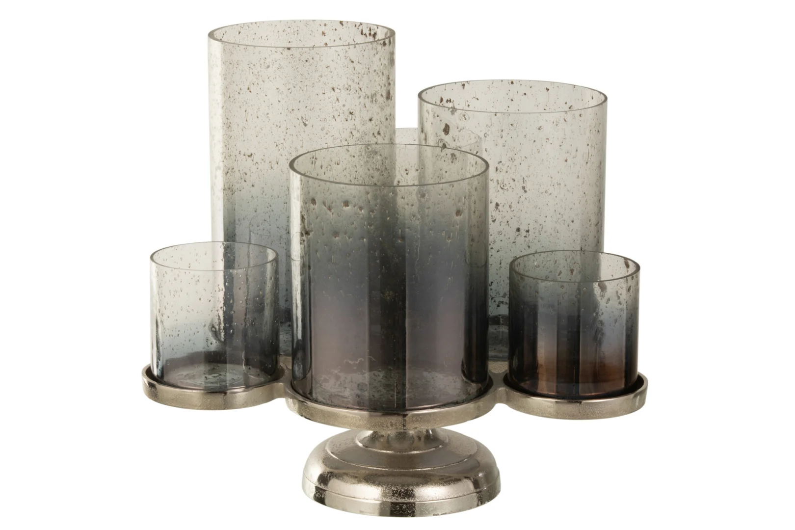 Vijf "Kaarsenhouder Orkaan Op Voet Glas Zilver Grijs" kandelaars met een rokerige gespikkelde afwerking staan op verschillende hoogtes op een ronde metalen voet.