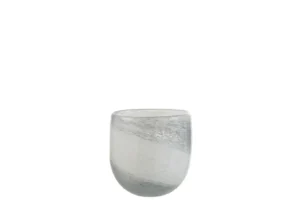 De Kaarsenhouder Orkaan Denim Glas Wit Blauw Klein is een kleine cilindervormige glazen kandelaar met een gladde, ronde basis en een wervelend wit en blauw gemarmerd patroon tegen een effen witte achtergrond.