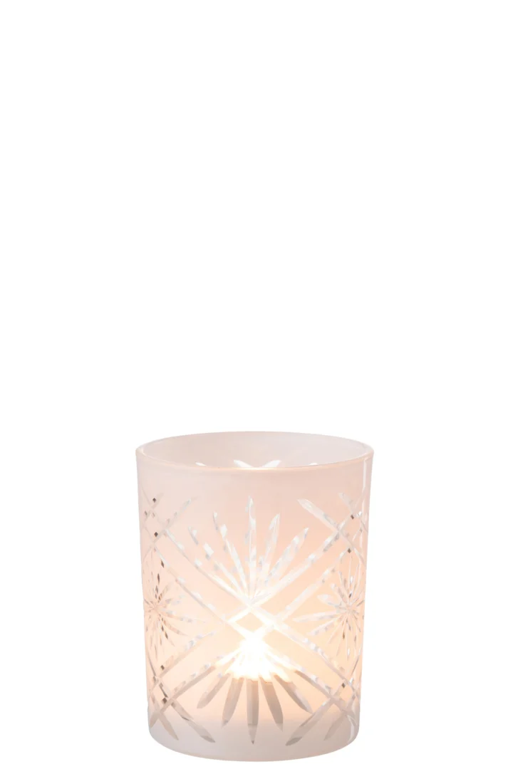 De Kaarsenhouder Orkaan Santorini Glas Wit Medium gloeit warm in het donker en de matglazen houder heeft een geometrisch sterpatroon voor een elegante, gezellige sfeer.