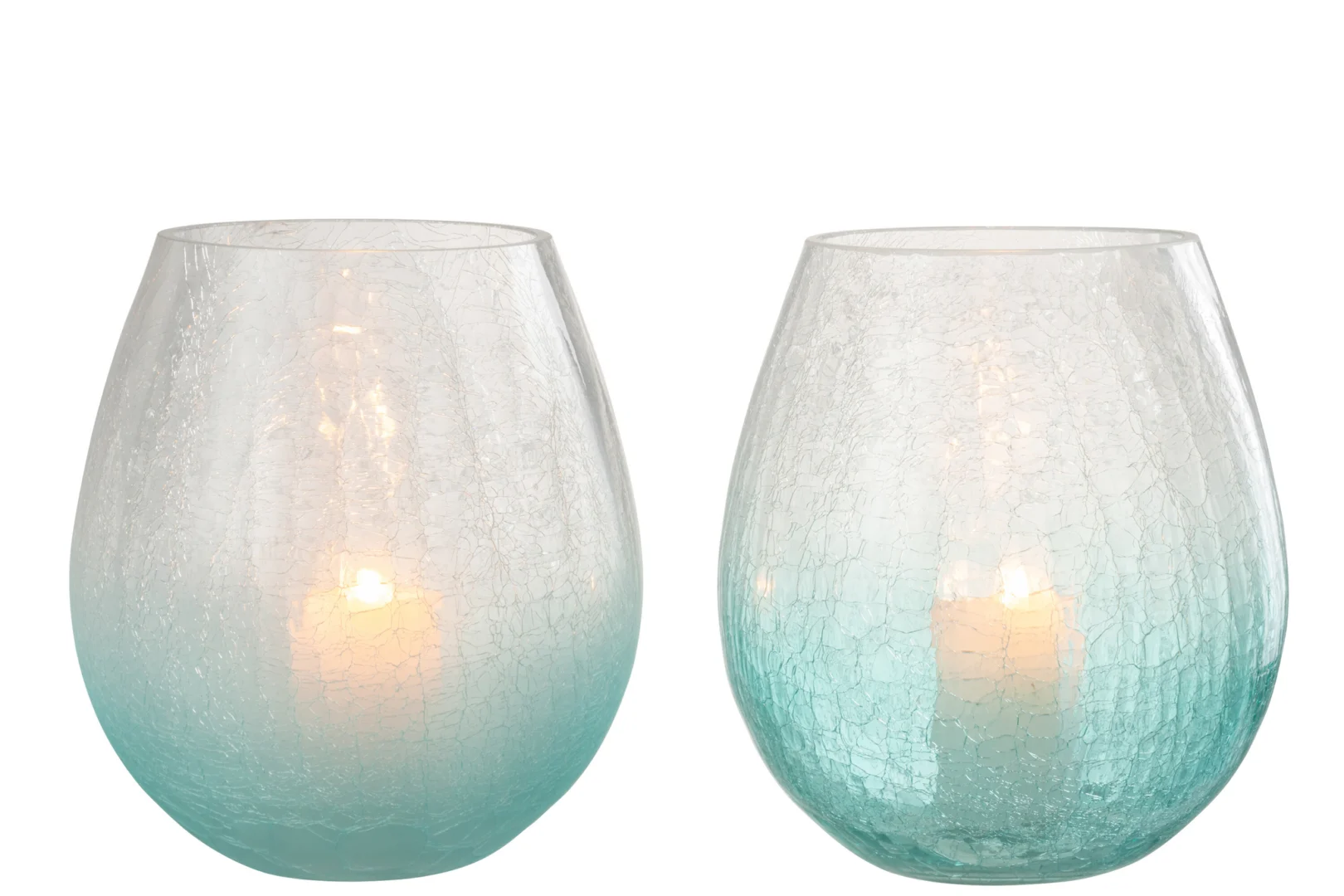 Assortiment van 2 kleine blauwe craquelure glazen in de vorm van een ei met orkaanpatroon, beide met witte kaarsen erin, naast elkaar geplaatst tegen een witte achtergrond.