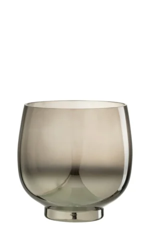 De Kaarsenhouder Orkaan Glas Rook Grijs Zilver Groot is een ronde, rookgrijze glazen kandelaar met een brede opening en een kleine, iets verhoogde voet, afgebeeld tegen een witte achtergrond.