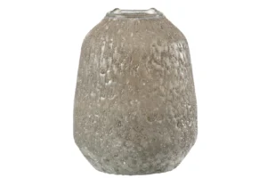 Kaarsenhouder Hurricane Glas Grijs Groot met een gestructureerde, grijze afwerking en ronde vorm, met een kleine opening aan de bovenkant, afgebeeld tegen een witte achtergrond.