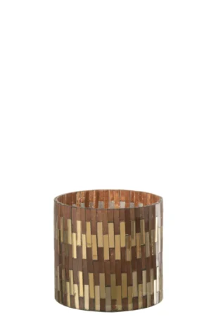 De Orkaan Chic Glas Bruin/Goud Medium is een ronde, cilindervormige schaal met een ingeweven patroon van bruine en gouden metallic tegels, rechtopstaand tegen een effen witte achtergrond.