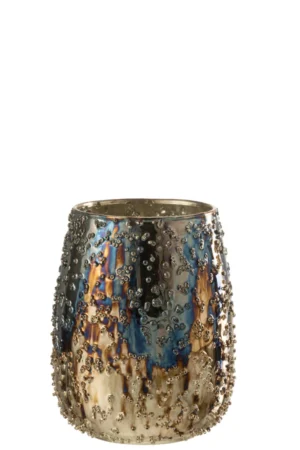 De Kaarsenhouder Orkaan Lise Glas Bruin Goud Medium is een decoratieve metalen vaas met een ronde vorm, een gestructureerd oppervlak, verhoogde zilveren bobbels en een iriserende blauwe, gouden en bronzen afwerking.
