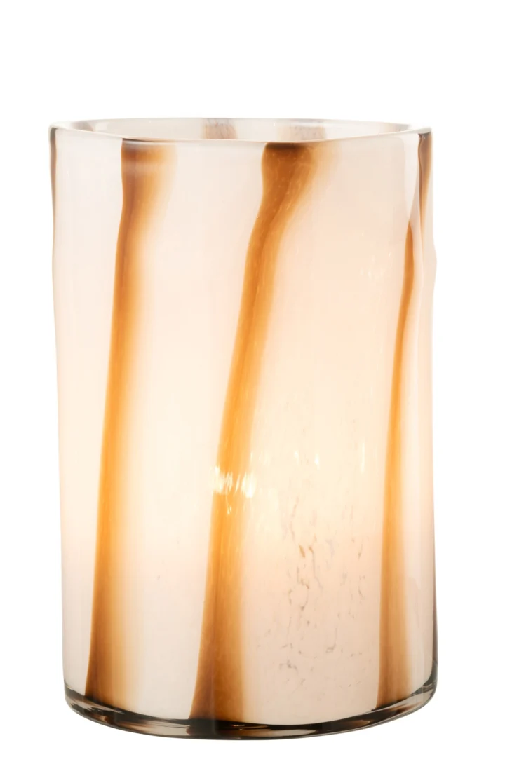 De Kaarsenhouder Orkaan Strepen Safari Glas Wit Bruin Groot is een grote cilindervormige glazen kandelaar met golvende verticale bruine en witte strepen die van binnenuit zacht gloeien.