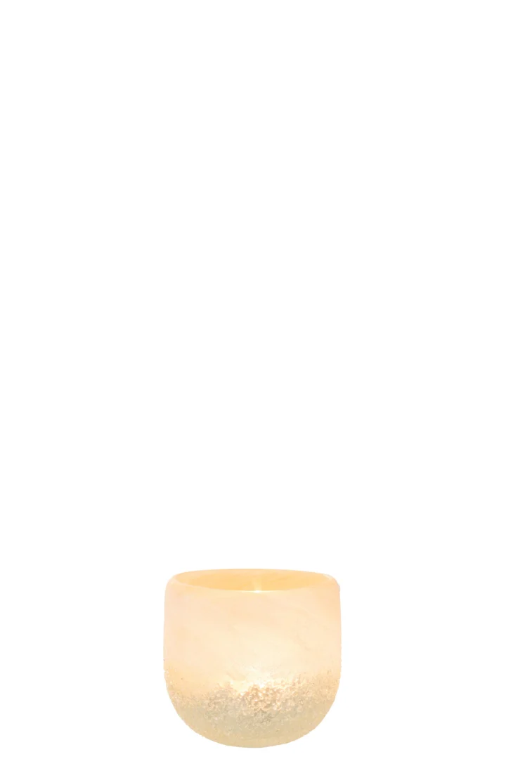 Theelichthouder Glas Beige Klein, een kleine ronde gebroken witte kandelaar met een gematteerde textuur op de basis, is gecentreerd op een effen witte achtergrond.