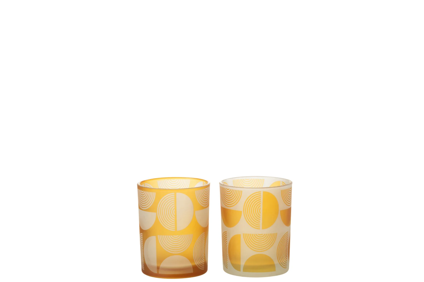 Twee Orkaan Halve Cirkels Glas Oranje Medium bekers, elk met gele en witte geometrische halve cirkels en bogen, staan naast elkaar op een witte achtergrond. Dit is een assortimentsset van 2 glazen.
