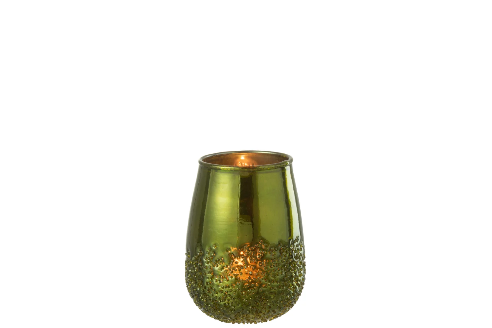 De Theelichthouder Spiegel Groen Glas Klein heeft groen glas met een gestructureerde, hobbelige onderkant. Als hij brandt, straalt hij een warme, zachte gloed uit en wordt hij getoond tegen een effen witte achtergrond.