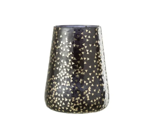 De Kaarsenhouder Orkaan Driehoek Glas Zwart Goud XL is een hoge, conische kandelaar met een glanzend zwarte afwerking, versierd met verspreide kleine gouden driehoekpatronen.
