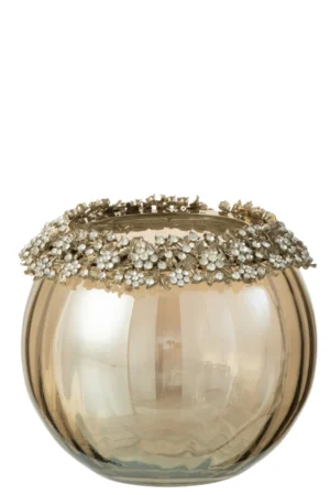 De Theelichthouder Volve Metaal Glas Goud Brons Groot is een ronde, doorschijnende glazen vaas met een amberkleurige tint en een goudkleurige rand met gedetailleerde bloem- en bladmotieven.