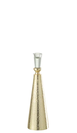 Een gouden Kaarsenhouder Tape Aluminium Glas Goud Groot met een gehamerd metalen afwerking en helder glazen stop, conisch van vorm, weergegeven op een witte achtergrond.