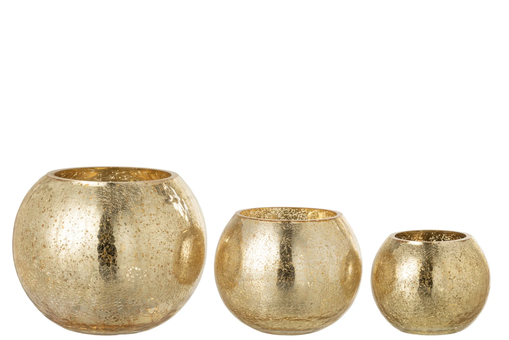 De Theelichthouder Orkaan Craquelure Glas Goud Groot heeft rond, goudkleurig glas met een gestructureerd, reflecterend oppervlak, naast elkaar afgebeeld in verschillende maten op een witte achtergrond.