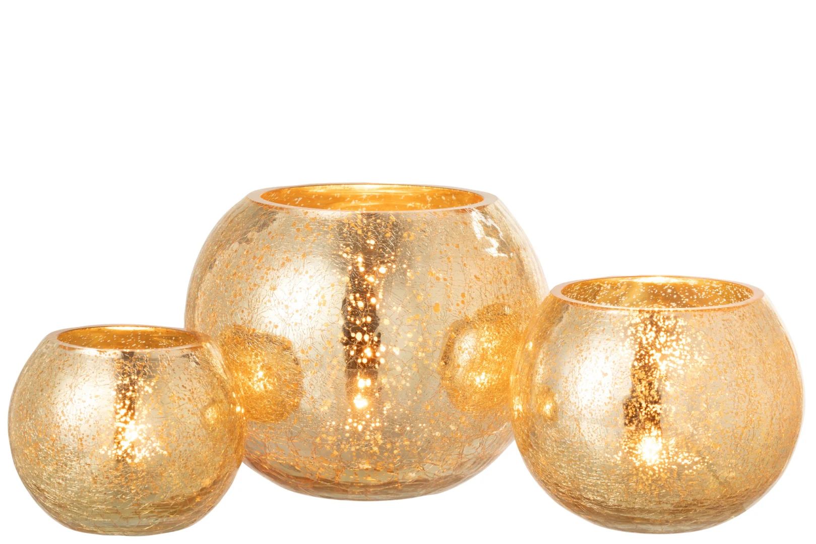 Drie Theelichthouder Orkaan Craquelure Glas Goud Groot kandelaars, met ronde vormen en gestructureerd, reflecterend goudkleurig glas, staan bij elkaar op een witte achtergrond.