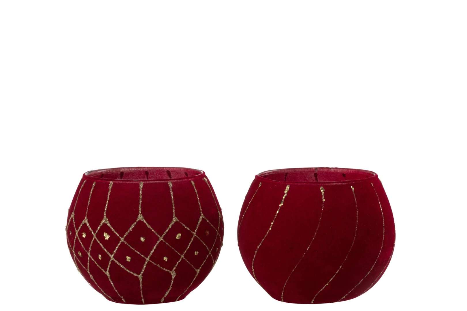 De Kaarsenhouder Hurricane Velvet Glas Rood Goud Set 2 heeft twee ronde kandelaars van rood glas: de ene met een gouden ruit- en stippenpatroon, de andere met golvende gouden lijnen, beide weergegeven op een witte achtergrond.