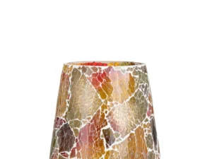 De Kaarsenhouder Zonsondergang Glas Multi Groot is een ronde glazen vaas met een mozaïek van gebarsten, veelkleurige stukjes in rode, oranje, gele en groene tinten voor een levendig glas-in-lood effect op een witte achtergrond.