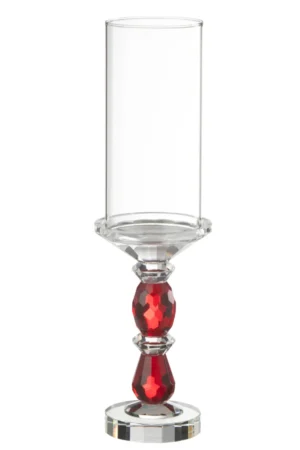 De Kaarsenhouder Orkaan Marie Kristal Rood Transparant Groot heeft een heldere glazen body, een hoge cilindrische top, facetgeslepen rode kristallen accenten op de steel en een ronde transparante voet.