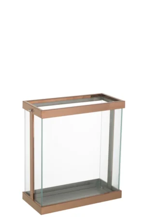 De Lantaarn Enma Rechthoekige IJzer/Glas Koper Klein is een kleine, rechthoekige glazen lantaarn met een koperkleurig metalen frame, open aan de bovenkant en leeg van binnen, tegen een witte achtergrond.