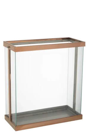 De Kaarsenhouder Lantaarn Rechthoekig Glas Koper Groot is een grote, rechthoekige kandelaar met helder glazen zijkanten, voorkant en achterkant en een bronskleurig (koper)metalen frame.