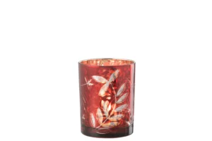 De Kaarsenhouder Orkaan Laat Glas Rood/Antiek Goud Medium is een kaarsenhouder van rood glas met een ingewikkeld geëtst bladmotief en een glanzende, antiekgouden binnenkant, afgebeeld tegen een witte achtergrond.