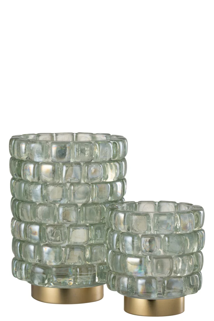 Twee Kaarsenhouder Orkaan Vierkant Mozaïekglas Transparant Groot kandelaars met een blokachtige textuur en glanzende gouden voet. De grotere houder staat achter en links van de kleinere, beide gemaakt van doorschijnend glas.