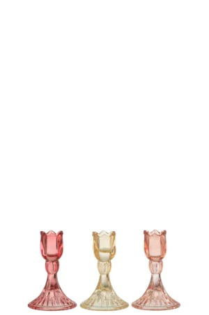 De Kaarsenhouder Tulp Glas Warm Mix Set van 3 bestaat uit drie glazen kandelaars in rood, geel en roze met een geribbelde basis en tulpvormige bovenkant, naast elkaar geplaatst op een witte achtergrond.
