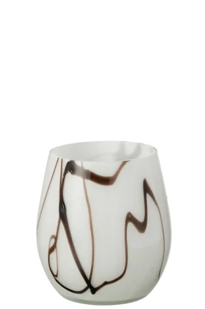 De Orkaan Rookeffect Glas Wit Zwart - Kaarsenhouder is een ronde, witte glazen kaarsenhouder met een brede opening, voorzien van abstracte wervelende bruine en zwarte lijnen. Weergegeven op een effen witte achtergrond.