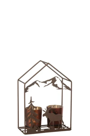 Theelichthouder Huis IJzer Roestbruin/Bruin 2 Glazen: Een huisvormige metalen kandelaar met een roestbruine afwerking. Inclusief twee bruine glazen kandelaars en met boom-, eland- en berguitsparingen op de voorkant.