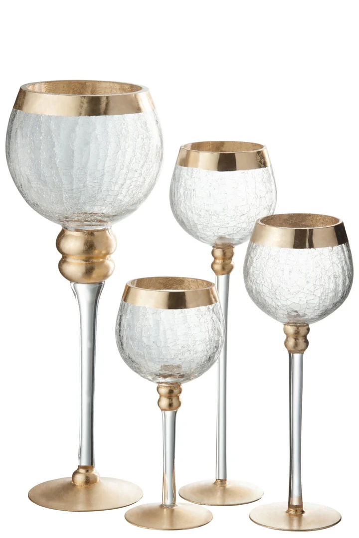 De Kaarsenhouder Bal Op Voet Kraakglas Transparant/Goud Klein heeft een houder van helder structuurglas met gouden accenten op de rand en de basis, elegant weergegeven tegen een witte achtergrond.