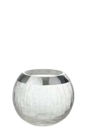 De Kaarsenhouder Bal Kraakglas Transparant/Zilver Middel is een ronde, heldere kandelaar met een brede opening, zilvermetallic rand en een kenmerkende gebarsten glastextuur.
