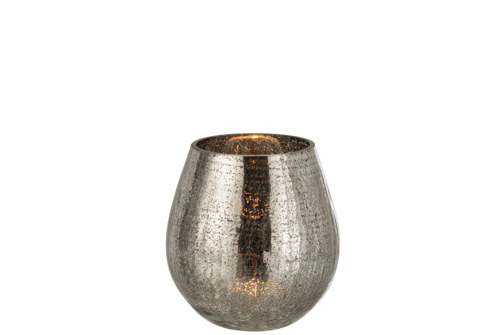 De Kaarsenhouder Orkaan Lichtbal Craquelure Glas Grijs Klein is een metallic, gespikkeld grijs glazen votiefkandelaar met een ronde vorm, die een warme gloed binnenin werpt tegen een effen witte achtergrond.