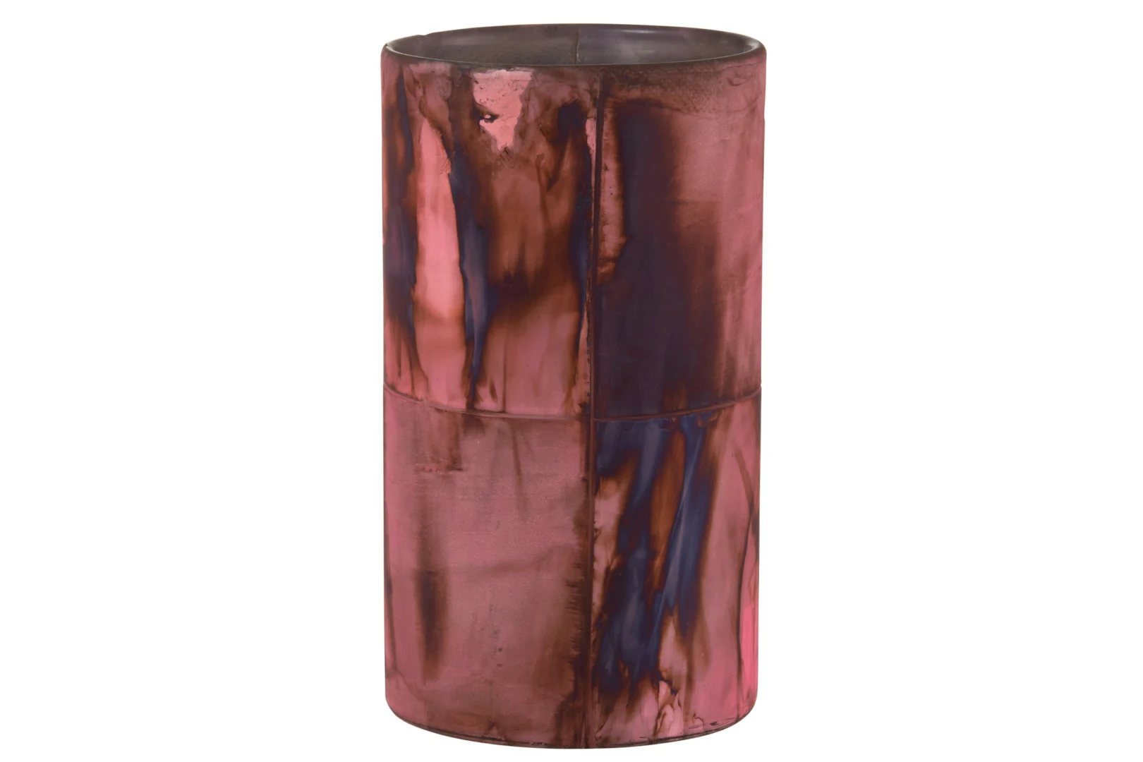 De Kaarsenhouder Orkaan Cilinder Glas Bordeaux Blauw Groot is een hoge cilindrische glazen kandelaar met een glanzend gemarmerde afwerking in bordeaux en blauw, geaccentueerd door gladde verticale en horizontale naadlijnen.