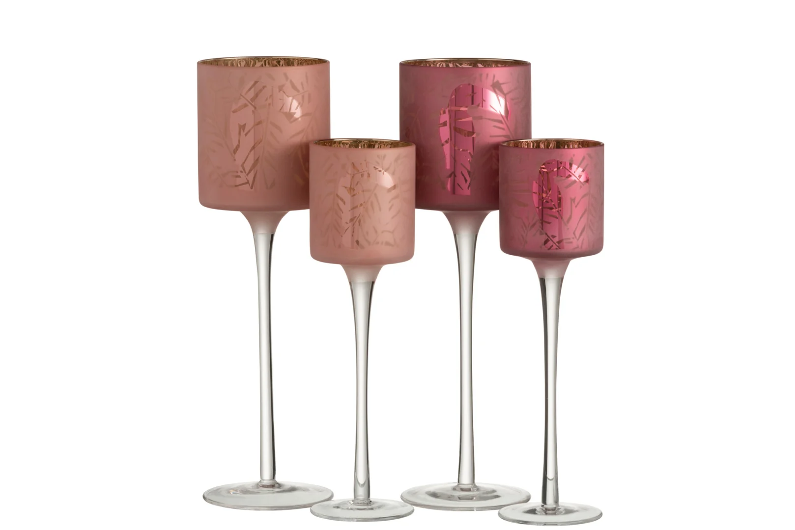 Set van twee hoge Theelichthouder Op Voet Toekan kandelaars van roze glas met een roségouden afwerking en subtiel geëtst ontwerp, met heldere stelen. De hoogtes variëren voor een stijlvol accent.