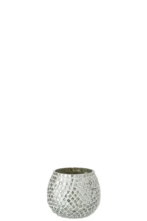 De Theelichthouder Mozaïek Glas Wit Zilver is een kleine, ronde kandelaar met een gestructureerd geometrisch patroon in wit en zilver tegen een effen witte achtergrond.